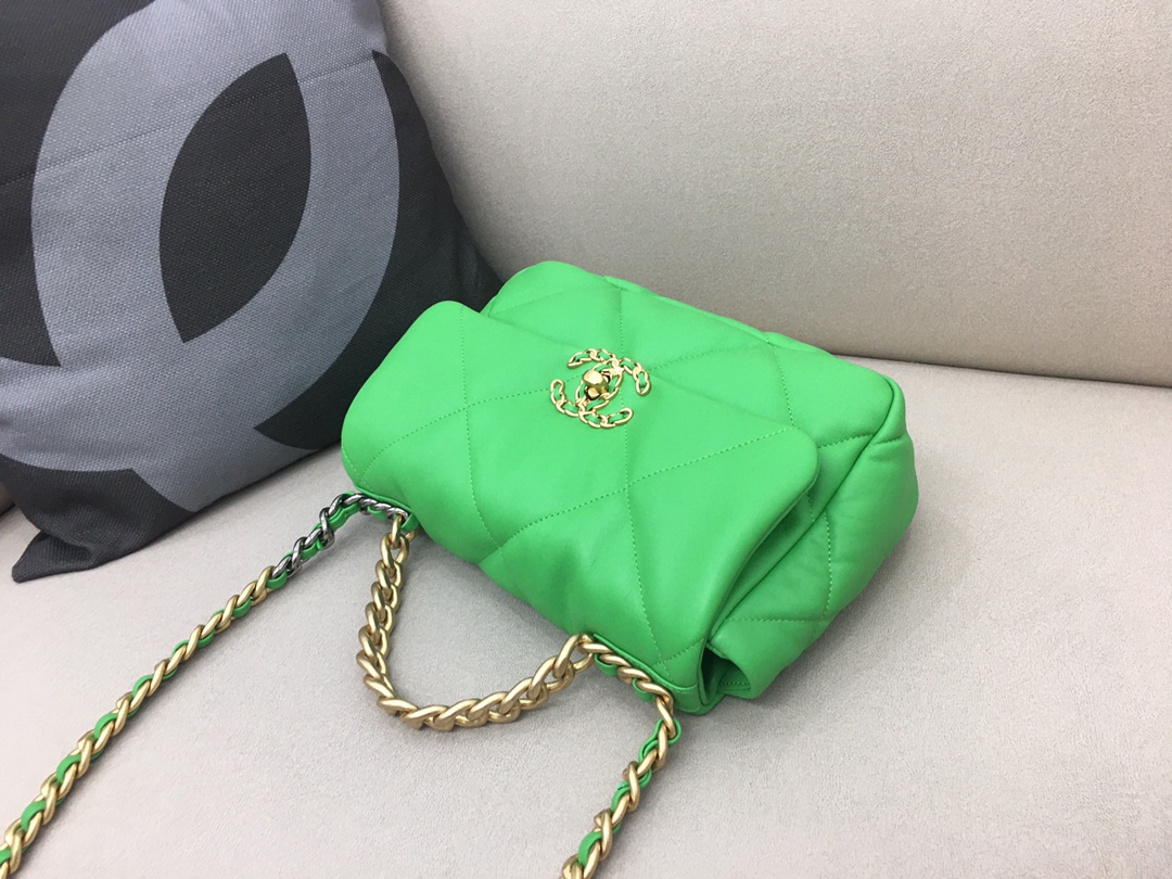 Lambskin 19 Handbag Flap Bag AS1160 Green